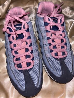 Nike Women’s Air Max 95 Style Sneakers in Navy and Dusty Pink